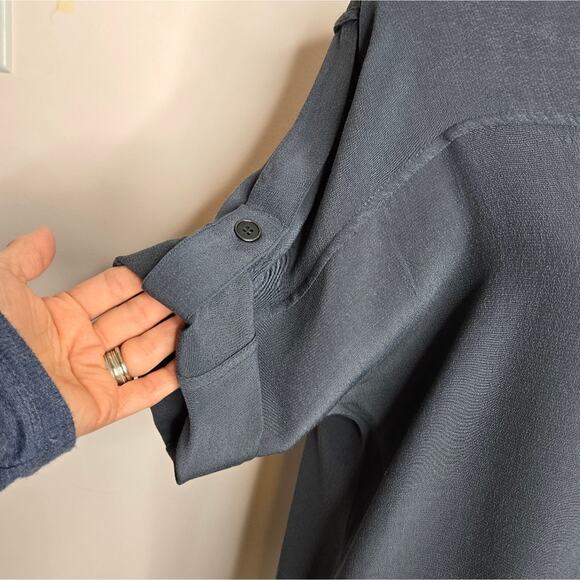 LOFT Women's Gray Roll Tab 3/4 To Shortsleeve Boat Neck Rayon Blouse Size XS - Picture 2 of 9